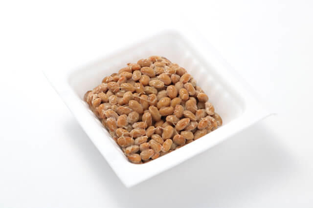 マグネシウムを多く含む食品の納豆の写真。
