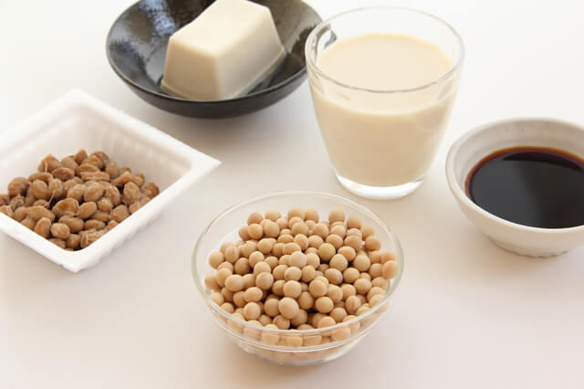 心臓病(心筋梗塞・狭心症など)の予防になる食べ物のビタミン、ミネラルを含む大豆製品の写真。
