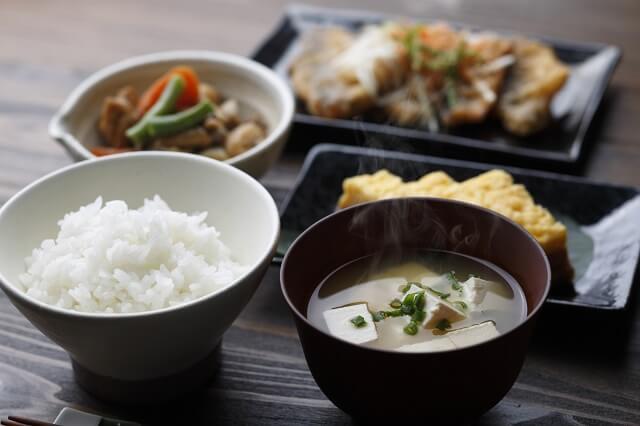 画像1:バランスの取れた食事の和食の写真