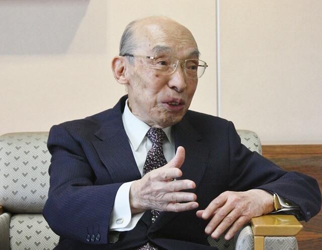 写真2：祖父江理事長の対談風景写真。