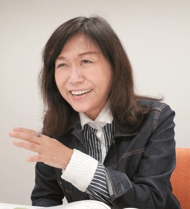 写真3:香山リカ氏の対談風景写真。