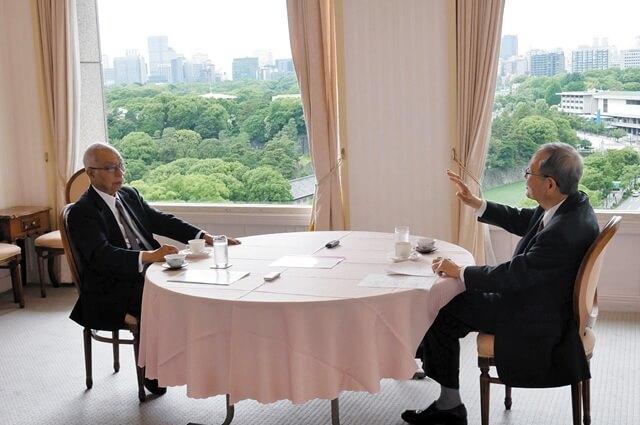 おおしましんいち氏とくかきぞえただお氏の対談の様子を表す写真。