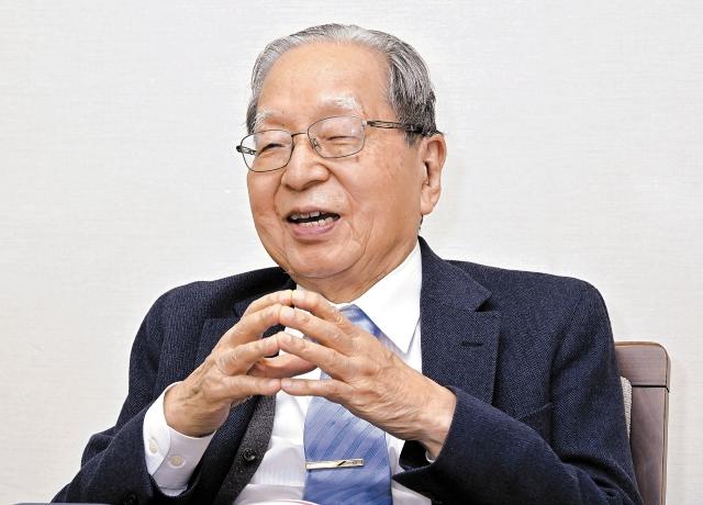 かがわやすお氏の写真。