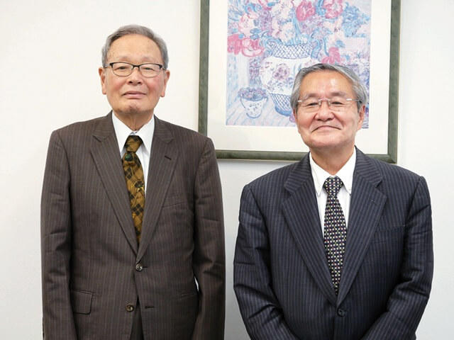 おおうちやすよし氏とおおしましんいち氏のツーショット写真。