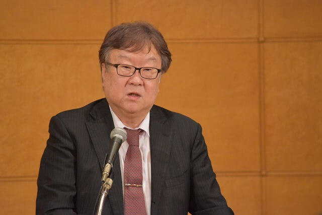 審査の講評を述べられている審査評価委員会副委員長 葛谷 雅文 氏の写真