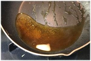 写真：甘酢あんを作る様子を表す写真。