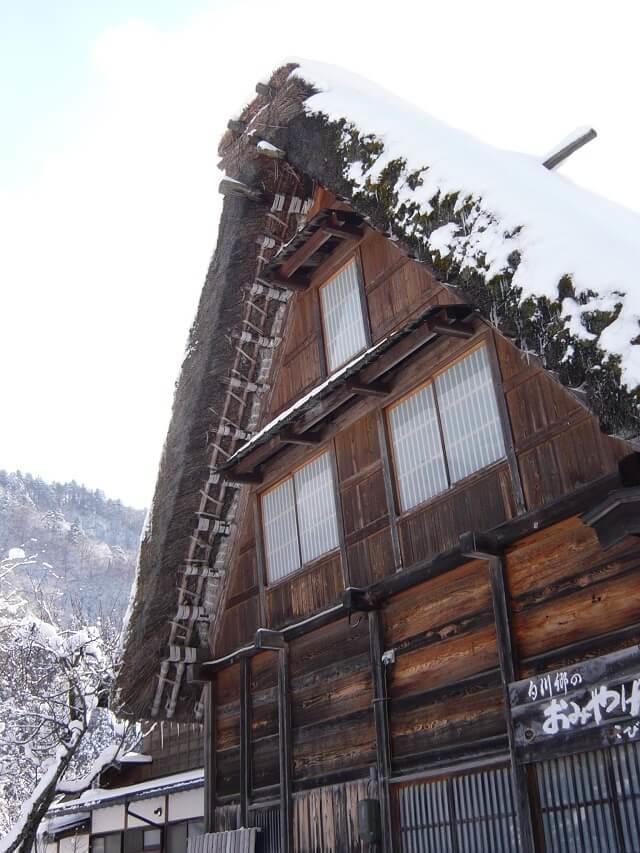 厳冬を過ごす住まい「岐阜白川郷の合掌造り」