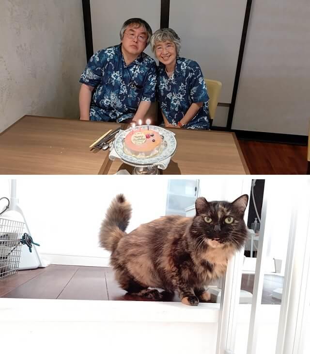 写真:著者の誕生日を夫婦でお祝いした様子を表わす写真とお留守番して淋しかった愛猫もふこの様子を表わす写真。