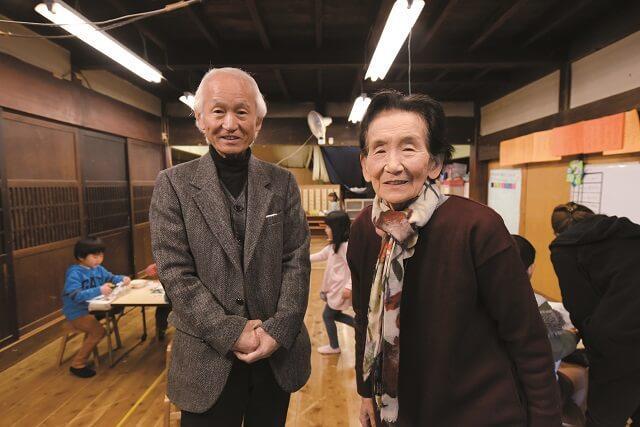 写真3：大川繁子氏と園長である次男の大川眞氏のツーショット写真。