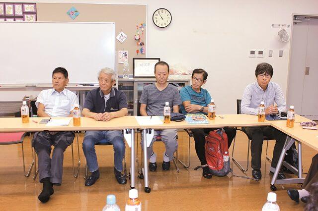 写真2:2010年12月に発足したボランティアグループ「えがおの会」のメンバーの写真。