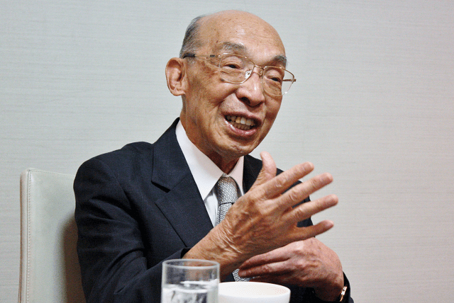 祖父江理事長の対談風景写真