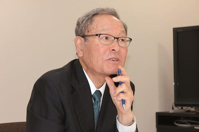 写真:大島理事長の対談風景写真。