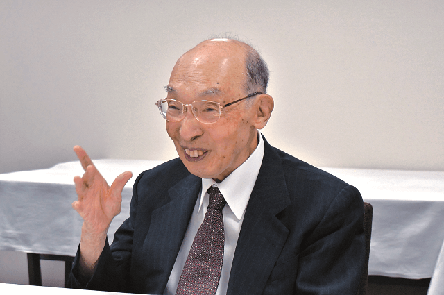 祖父江理事長の対談風景写真