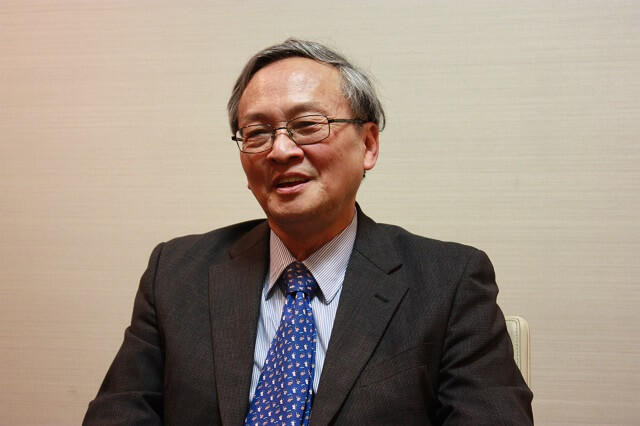 写真2:西村周三氏の対談風景写真