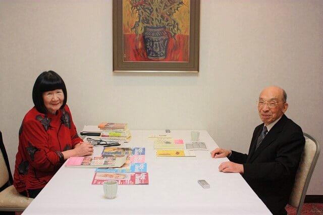 写真：第5回対談風景写真。祖父江理事長と大熊由紀子氏。